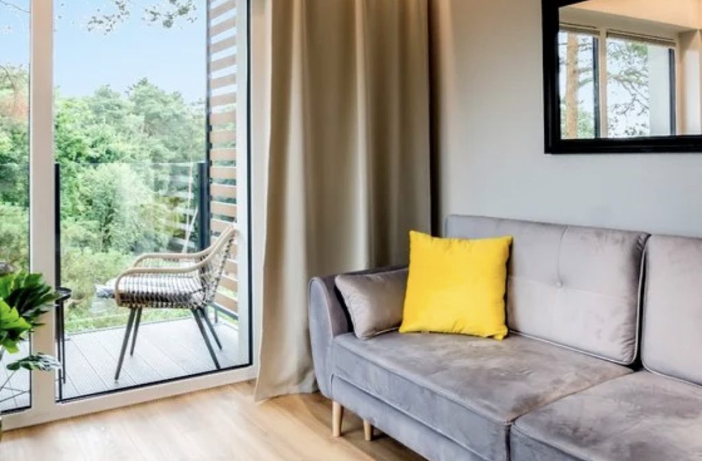 Salon w apartamencie 37 Sosnowa 4 Mielno