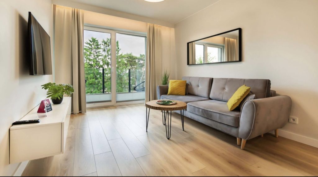 Salon w apartamencie 40 Sosnowa 4 Mielno