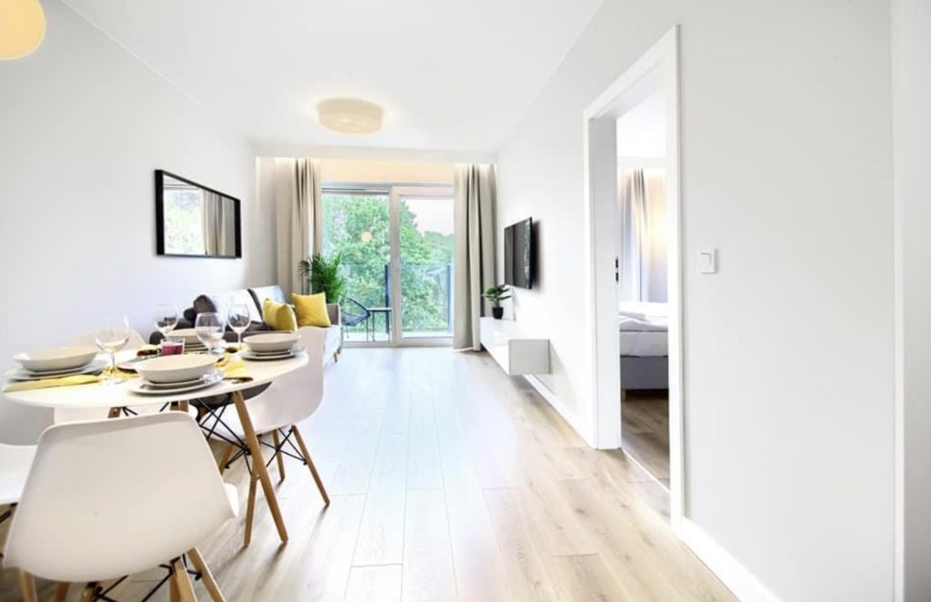 Salon w apartamencie 40 Sosnowa 4 Mielno