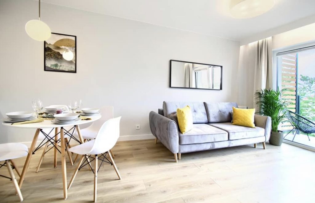 Salon w apartamencie 40 Sosnowa 4 Mielno