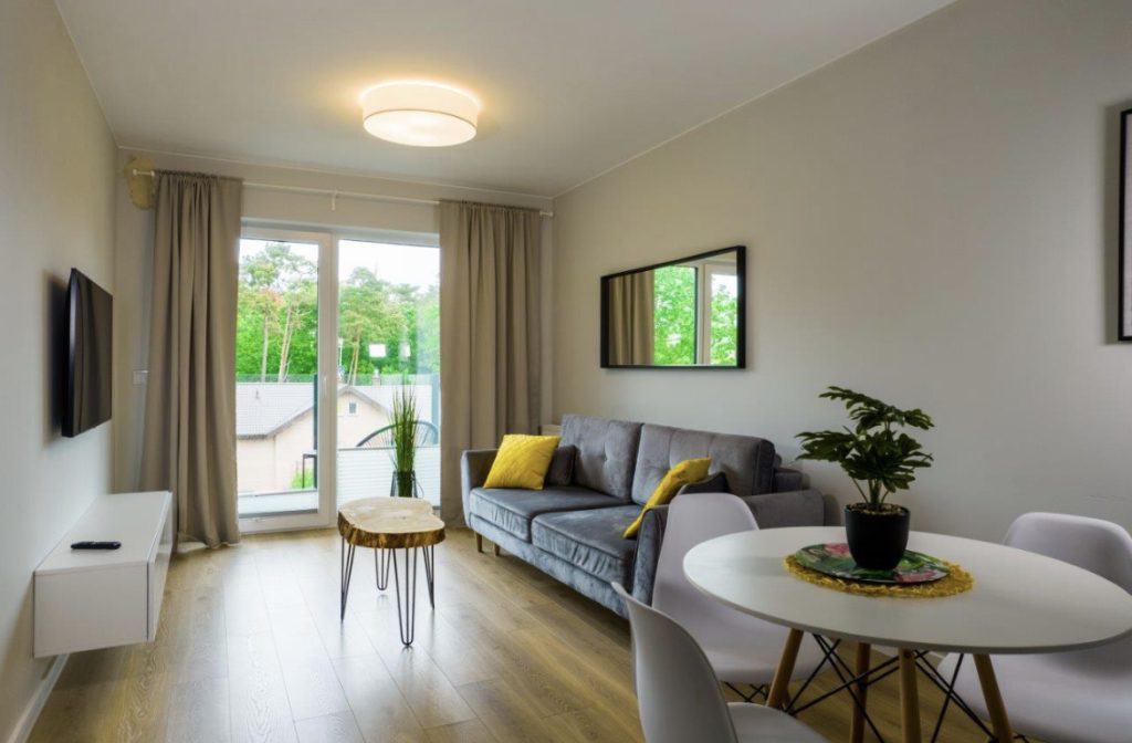 Salon w apartamencie 25 Sosnowa 4 Mielno